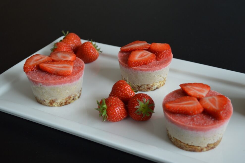 Raw Strawberry Cheesecake Raw Strawberry Cheesecake