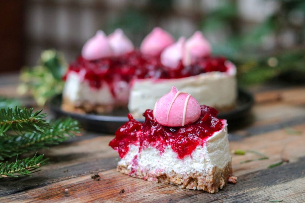 Kersttaart met cranberry coulis én merengue Kersttaart met cranberry coulis én merengue