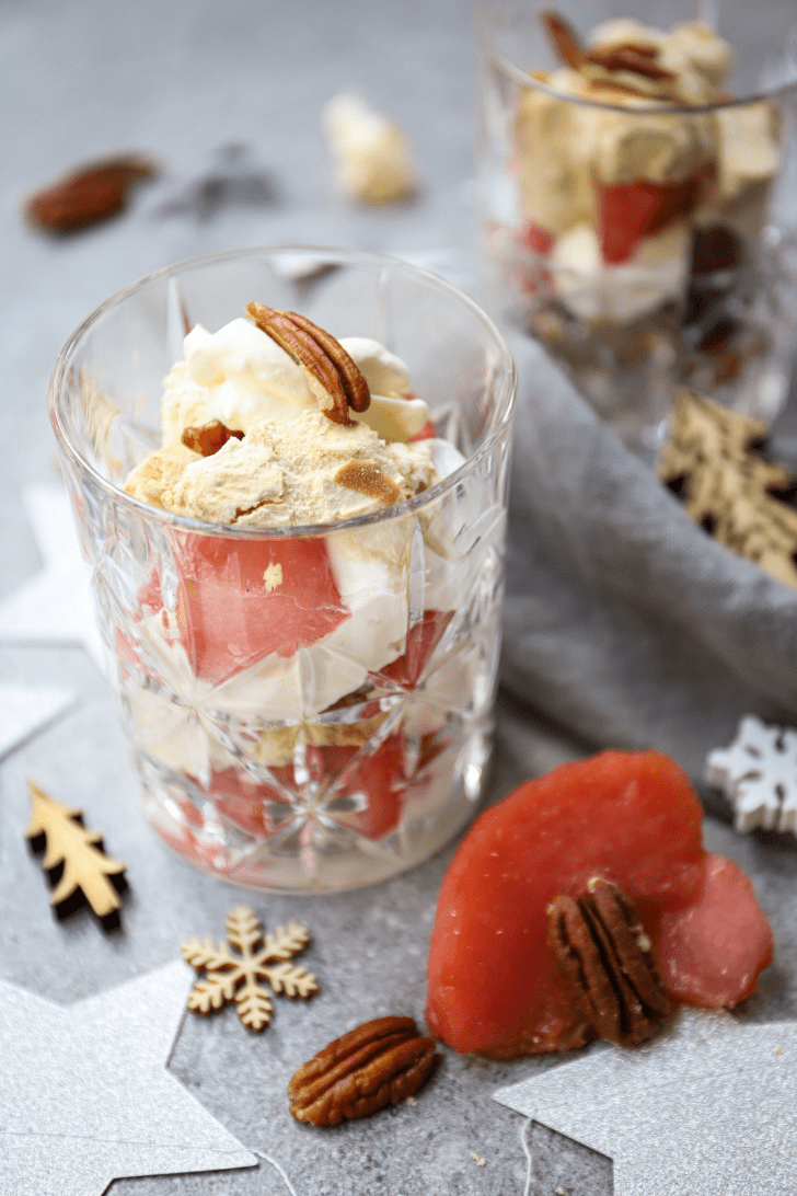 Eton mess met stoofpeertjes en pecannoten Eton mess met stoofpeertjes en pecannoten