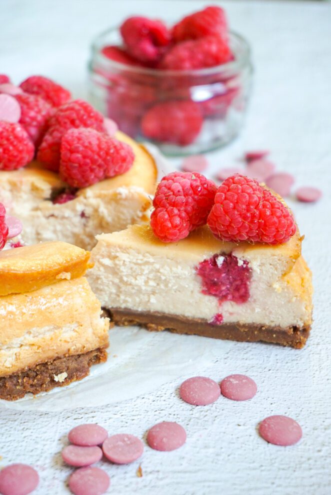 Cheesecake met frambozen en ruby chocolade Cheesecake met frambozen en ruby chocolade