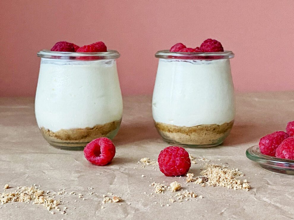 No-bake cheesecake glaasjes met mokka crumble No-bake cheesecake glaasjes met mokka crumble