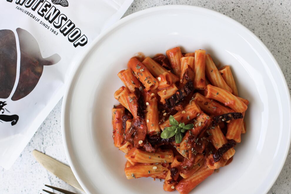 Pasta met een licht pittige tomatensaus Pasta met een licht pittige tomatensaus