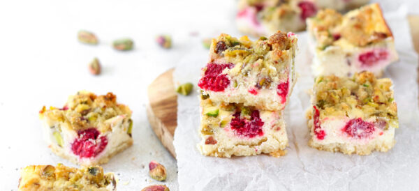 Koolhydraatarme frambozen cheesecake met pistache crumble Koolhydraatarme frambozen cheesecake met pistache crumble