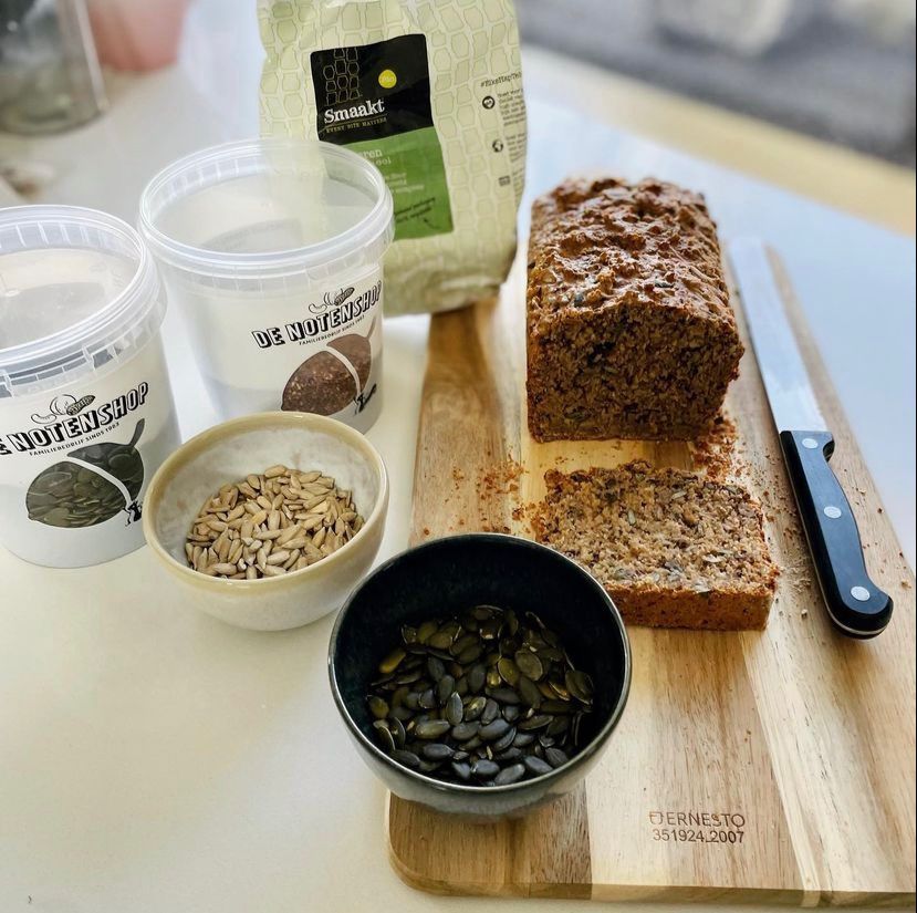 Volkorenbrood met pitten Volkorenbrood met pitten