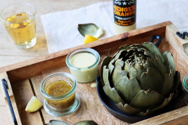 Hoe maak je verse artisjok met vinaigrette met dipsaus?