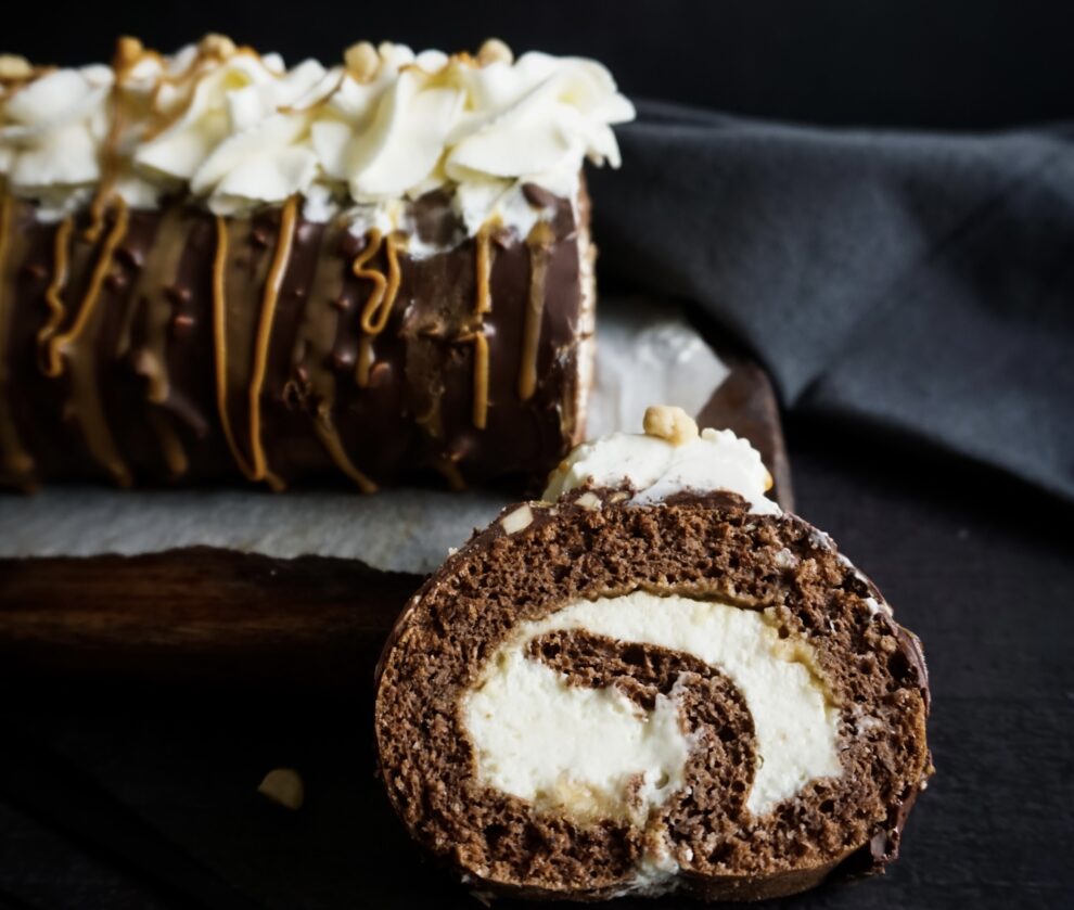 Keto Ferrero Rocher cakerol Keto Ferrero Rocher cakerol