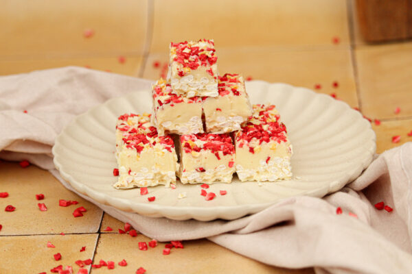 Witte chocolade fudge met gepofte rijst