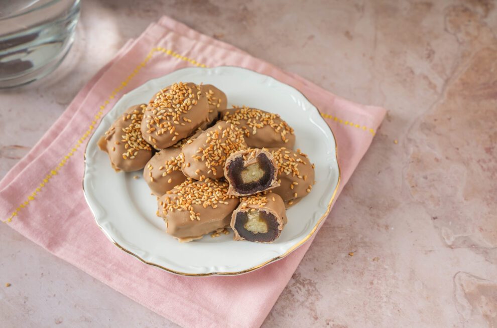 Dadels gevuld met amandelspijs Dadels gevuld met amandelspijs